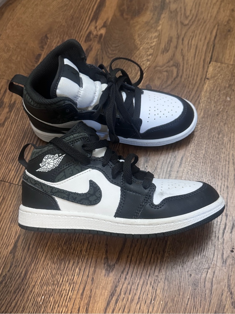 Nike Air Jordan 1 Low Kids' Black/White Sneakers